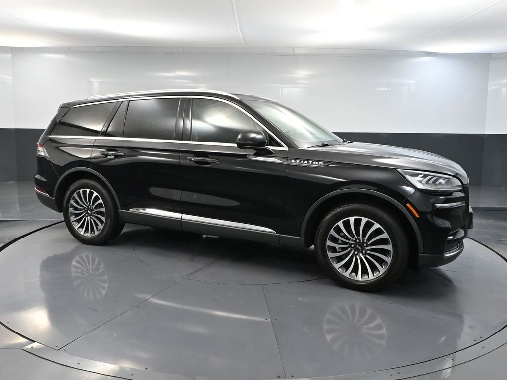 Used 2023 Lincoln Aviator Reserve AWD/4WD image 4