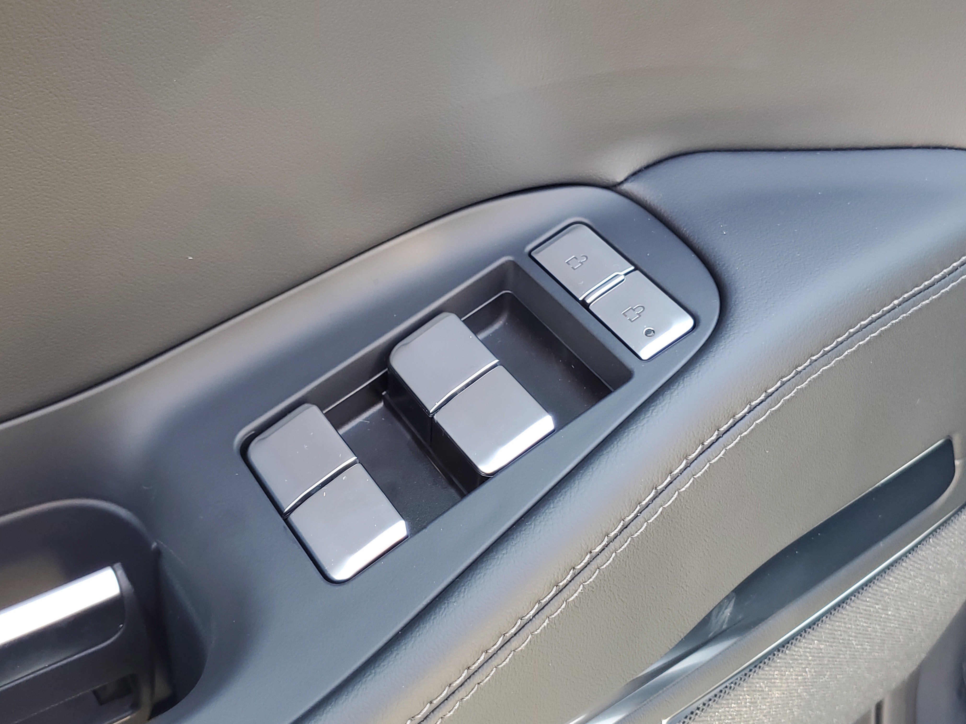 New 2027 Lincoln Navigator Reserve w/ Jet Appearance Package AWD/4WD image 9