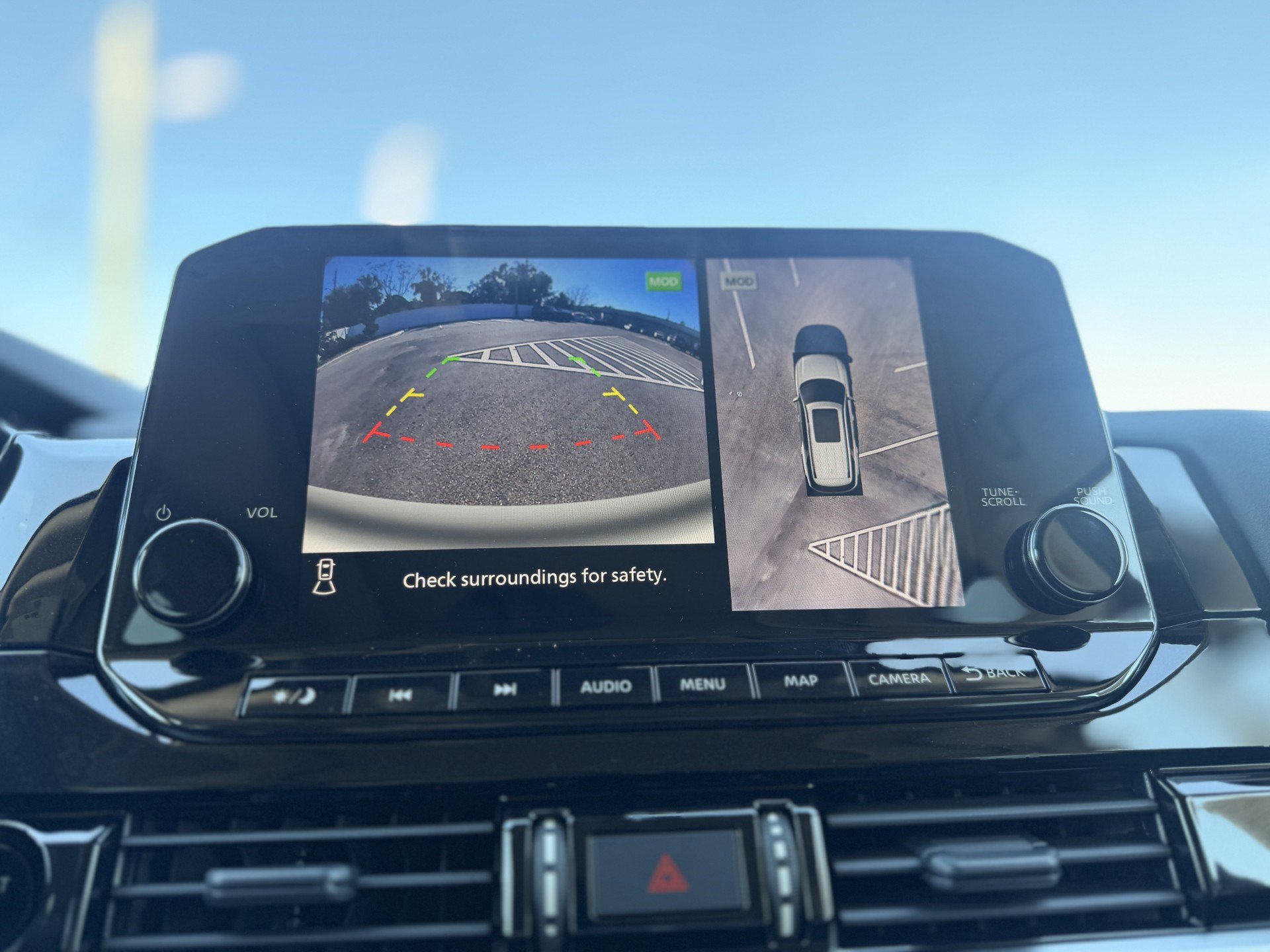 New 2025 Nissan Pathfinder Platinum image 8