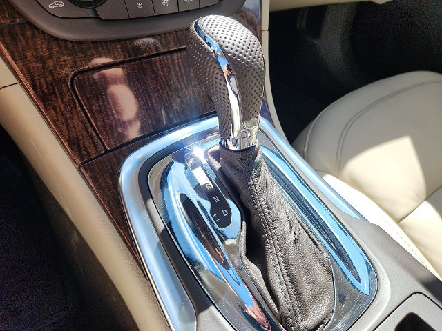 Used 2012 Buick Regal Leather FWD image 14