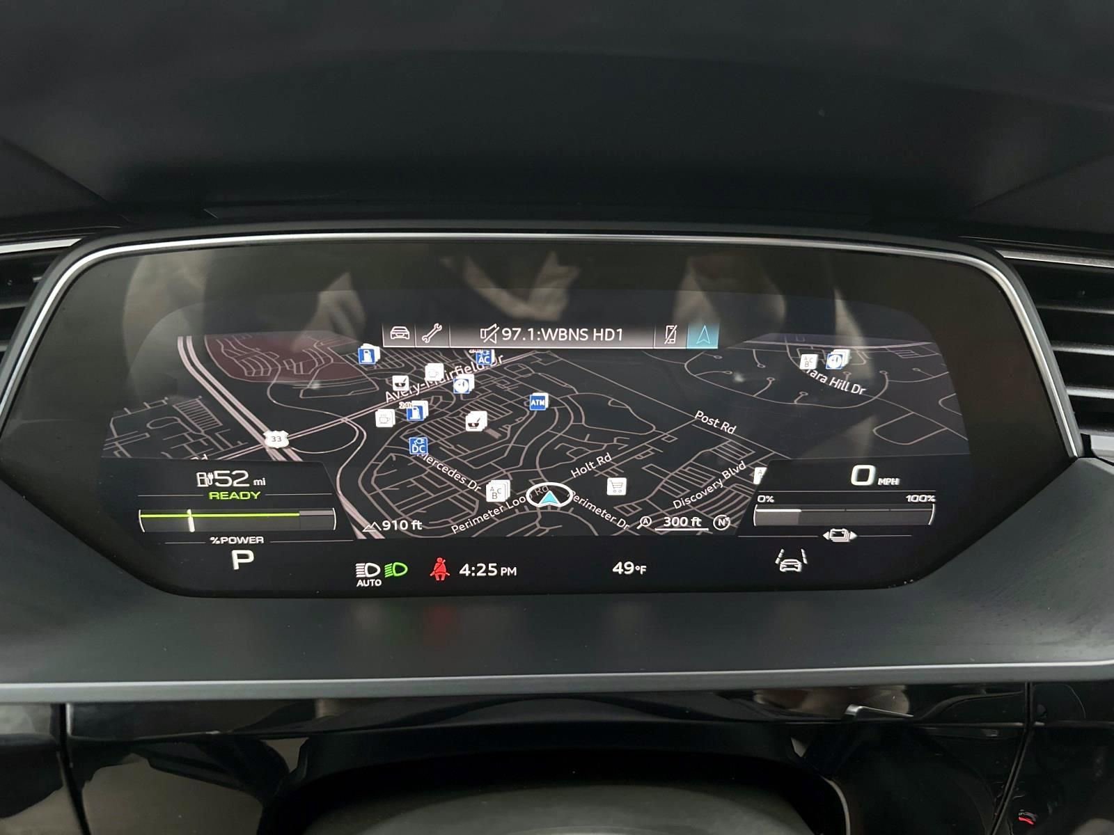 Used 2022 Audi e-tron Premium Plus image 16