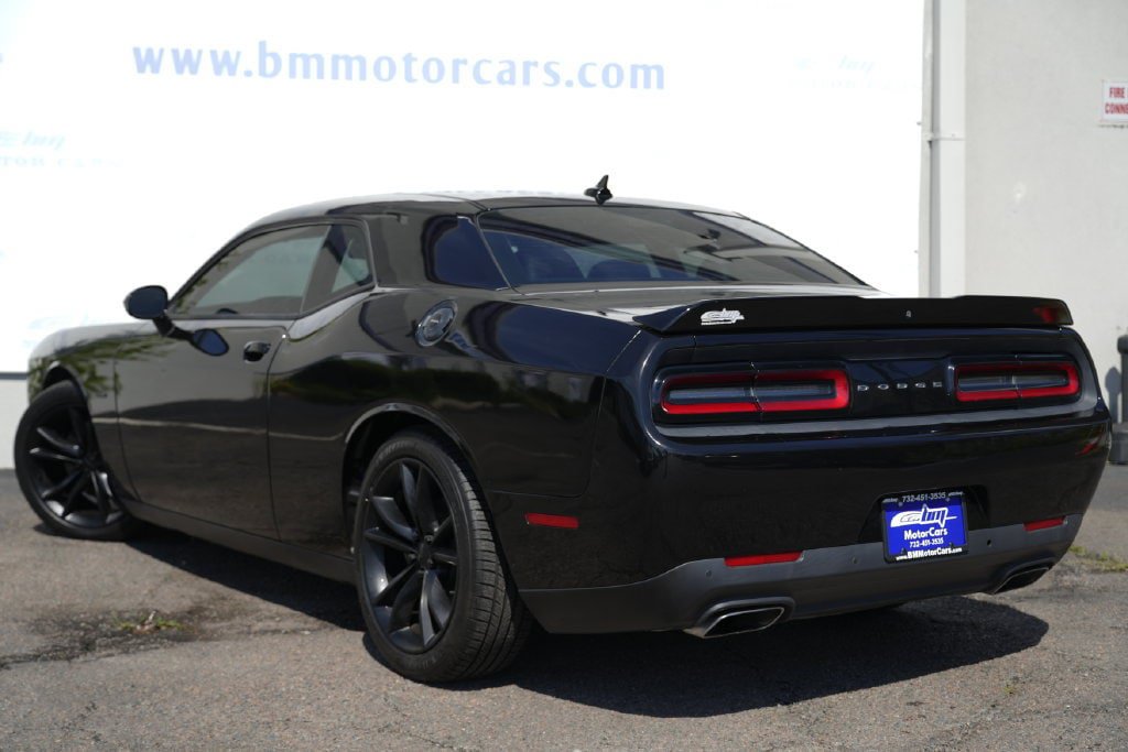 Used 2016 Dodge Challenger R/T Plus RWD image 4