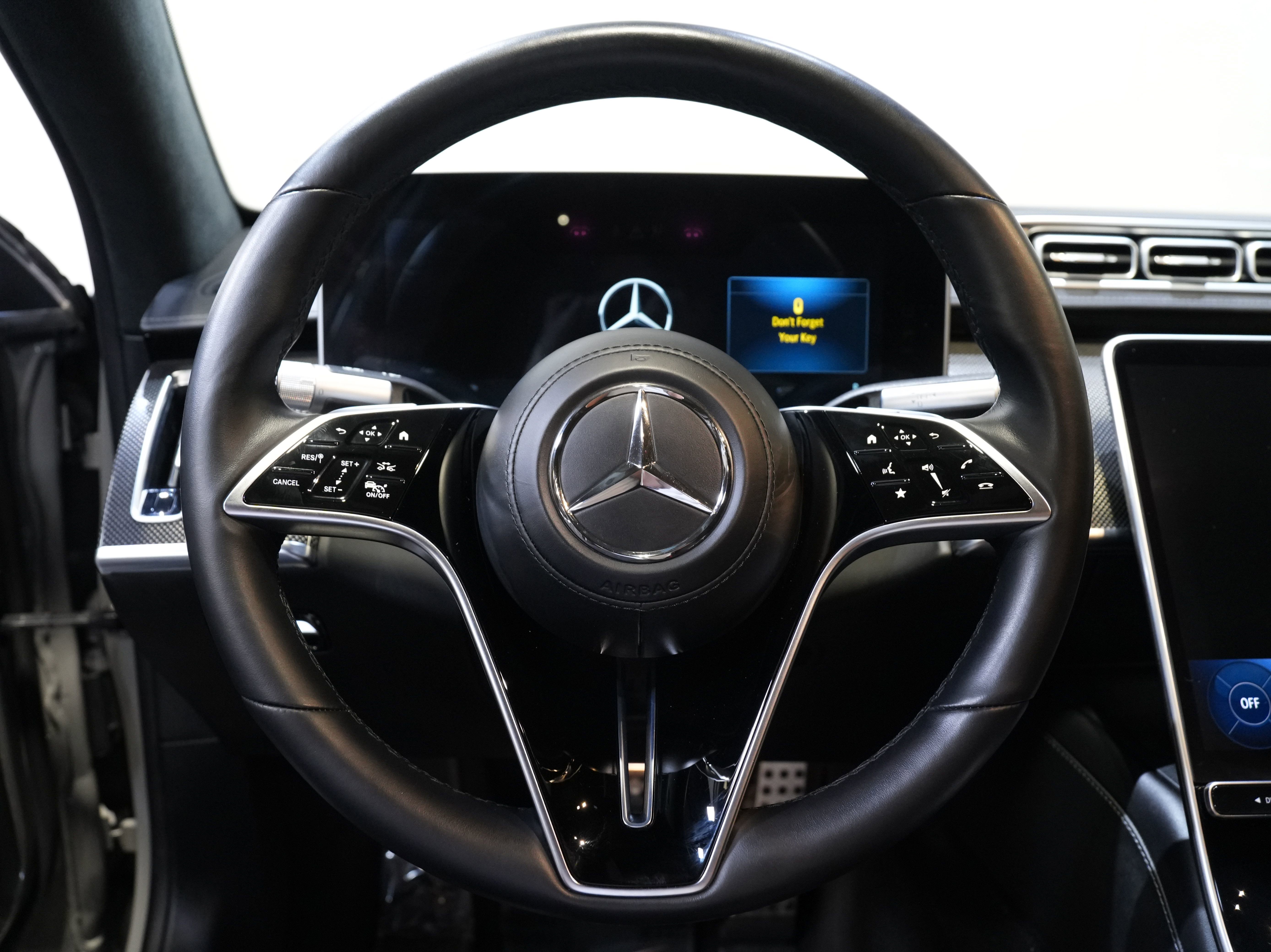 Used 2022 Mercedes-Benz S 580 4MATIC Sedan w/ AMG Line Package image 42