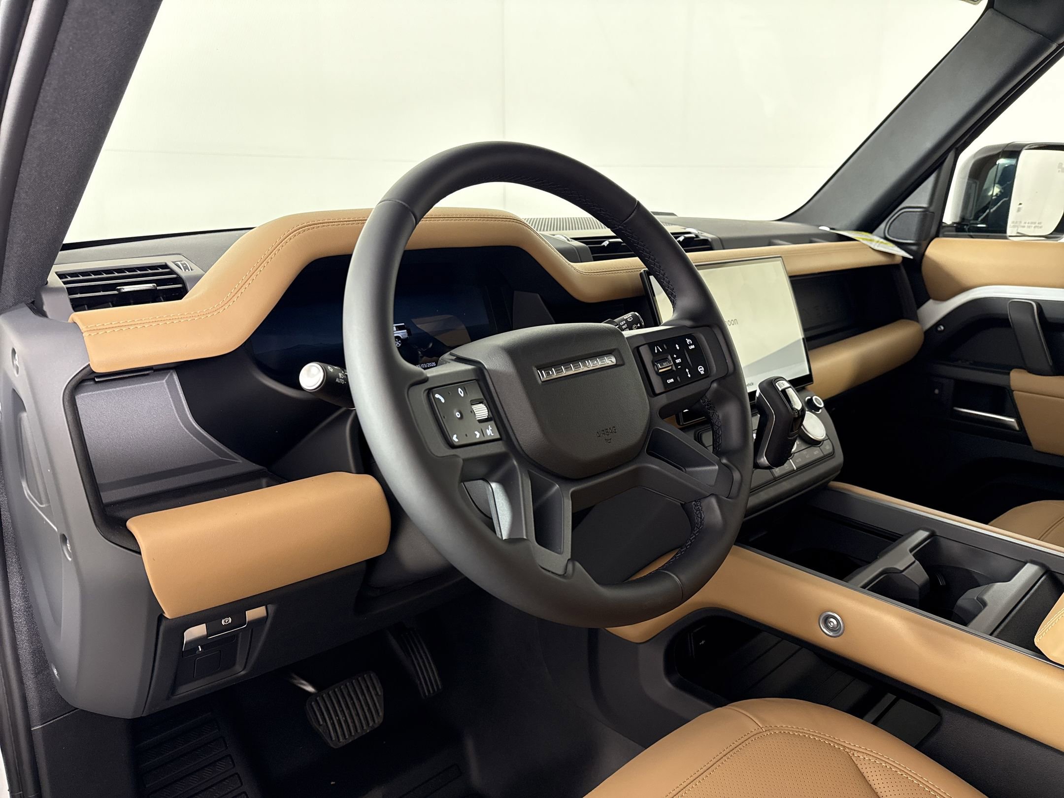 New 2026 Land Rover Defender 130 X-Dynamic SE AWD/4WD image 4