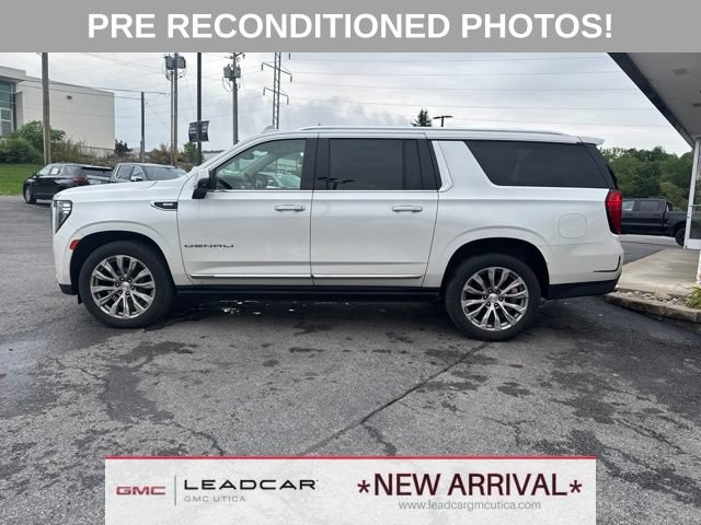 Used 2022 GMC Yukon XL Denali AWD/4WD image 2