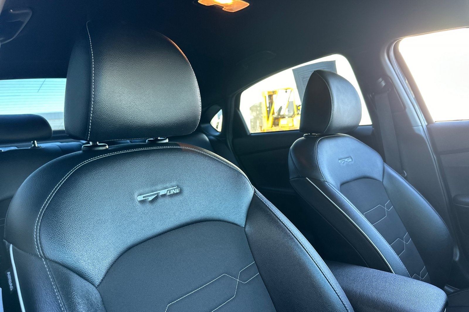 Used 2022 Kia Forte GT-Line w/ GT-Line Technology Package FWD image 17