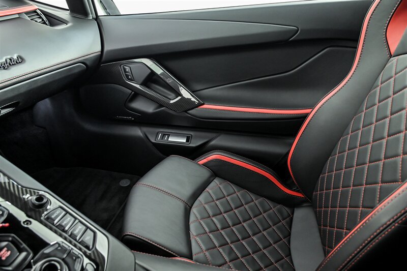 Used 2017 Lamborghini Aventador S AWD/4WD image 33