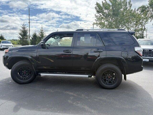 Used 2024 Toyota 4Runner SR5 Premium w/ Moonroof Package AWD/4WD image 17