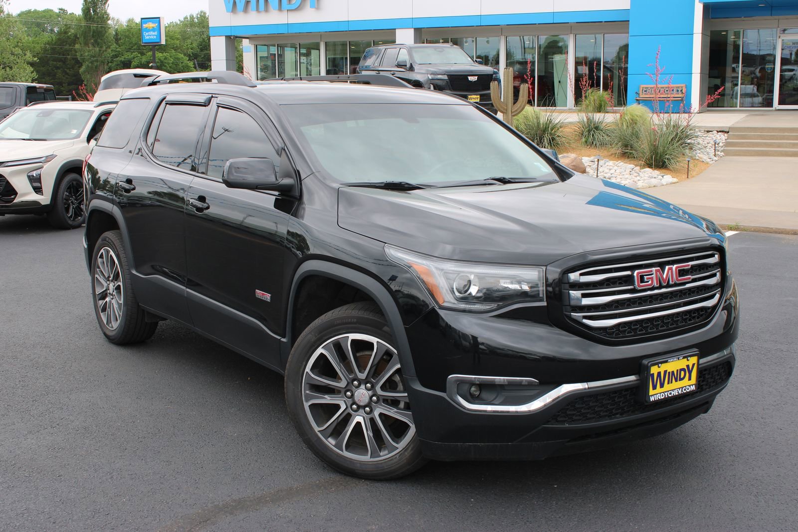 Used 2019 GMC Acadia SLT AWD/4WD image 2