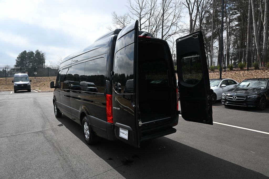 Used 2023 Mercedes-Benz Sprinter 2500 image 28