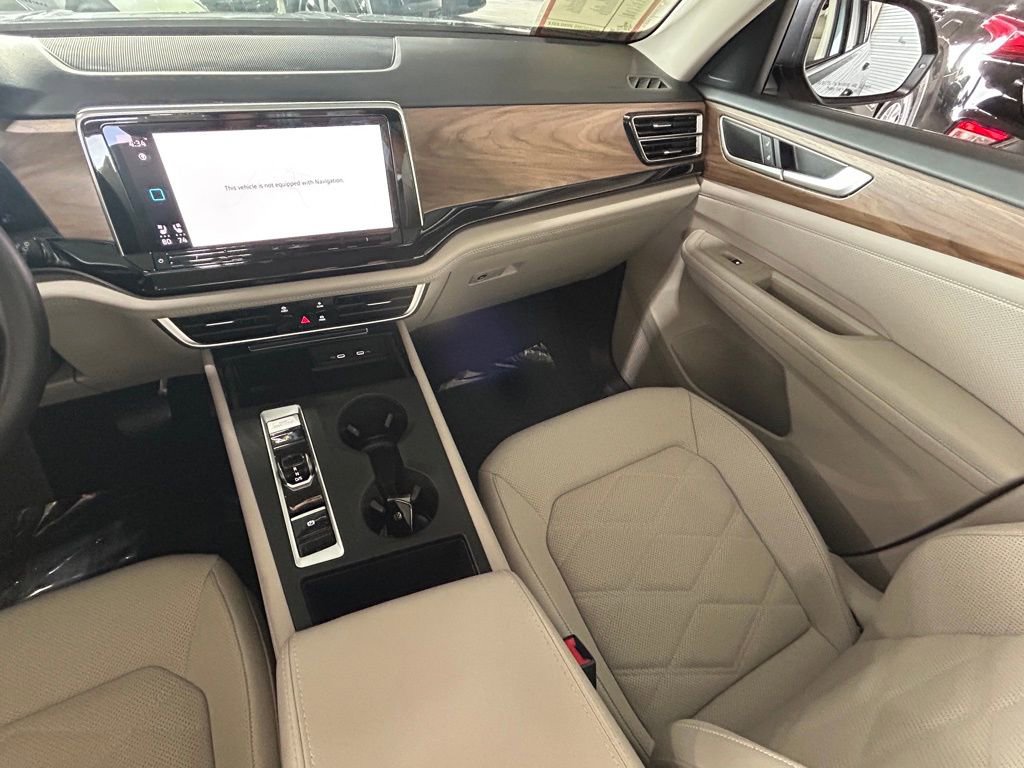 Used 2024 Volkswagen Atlas SE image 11