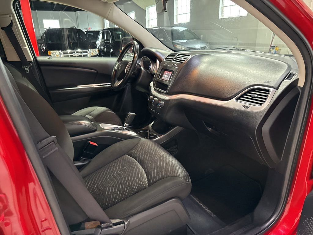 Used 2016 Dodge Journey SE w/ Flexible Seating Group FWD image 38