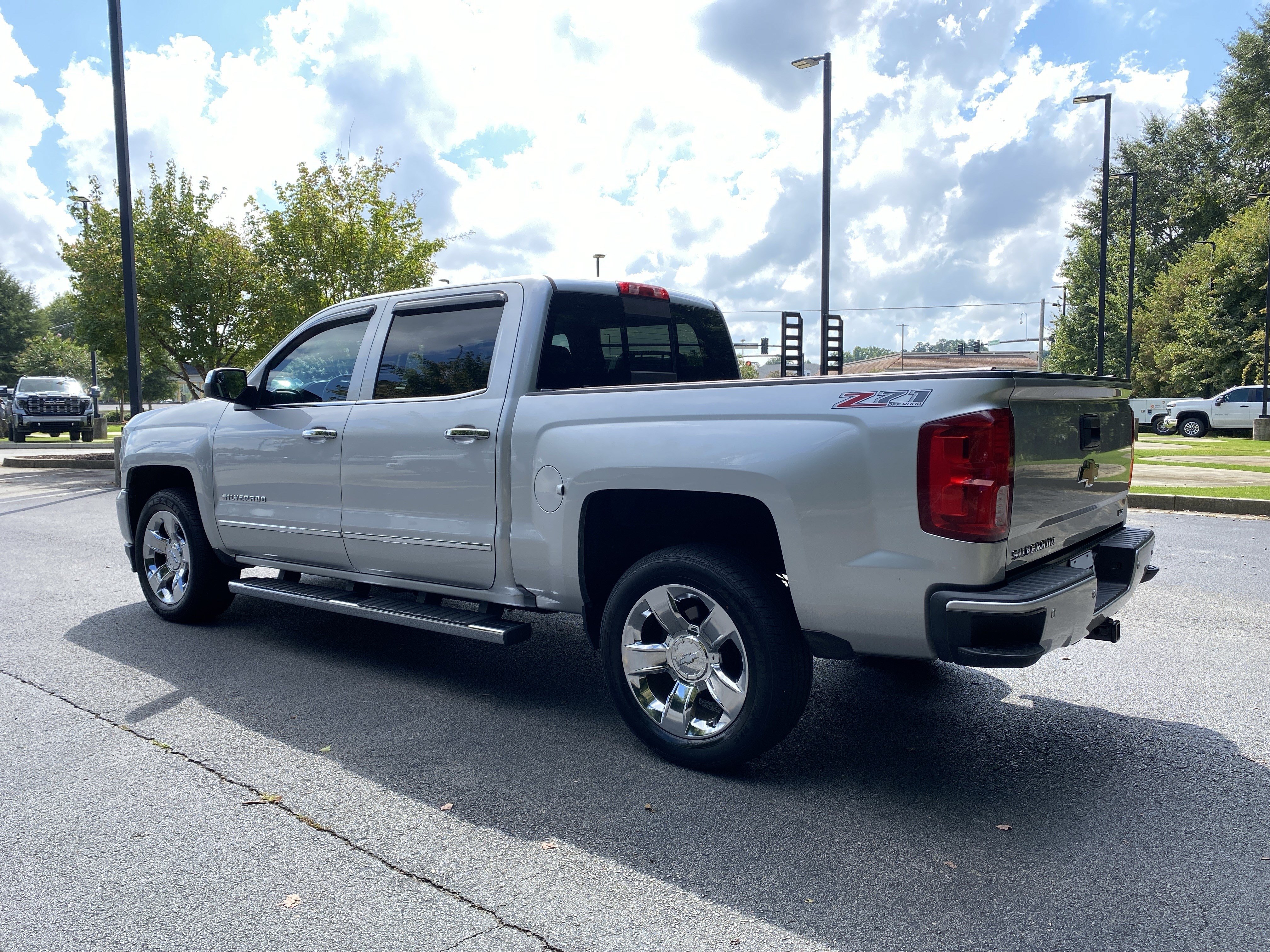 Used 2017 Chevrolet Silverado 1500 LTZ Z71 w/ LTZ Plus Package AWD/4WD image 7