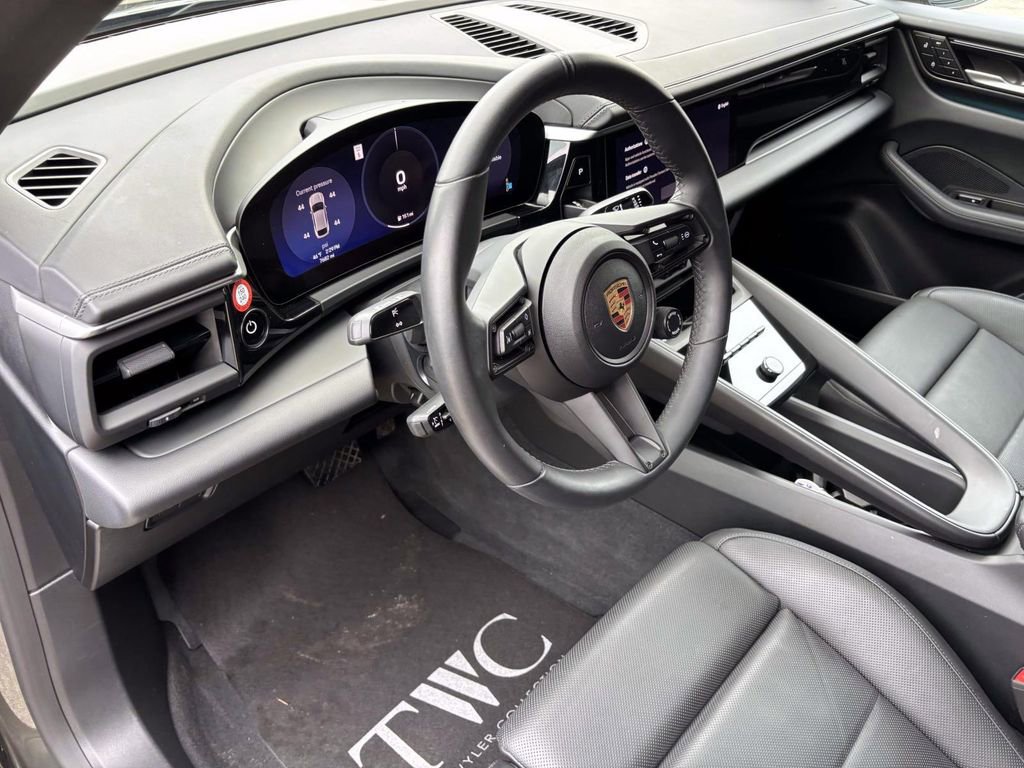 Used 2024 Porsche Macan 4 Electric image 26