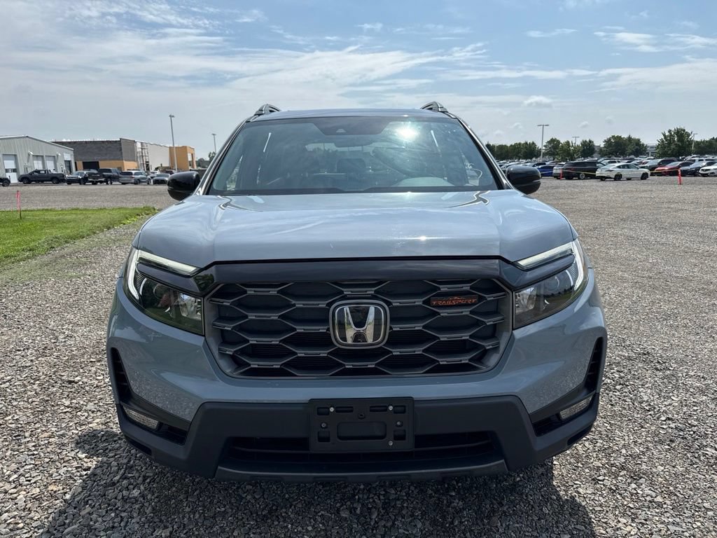 Used 2024 Honda Passport TrailSport image 2