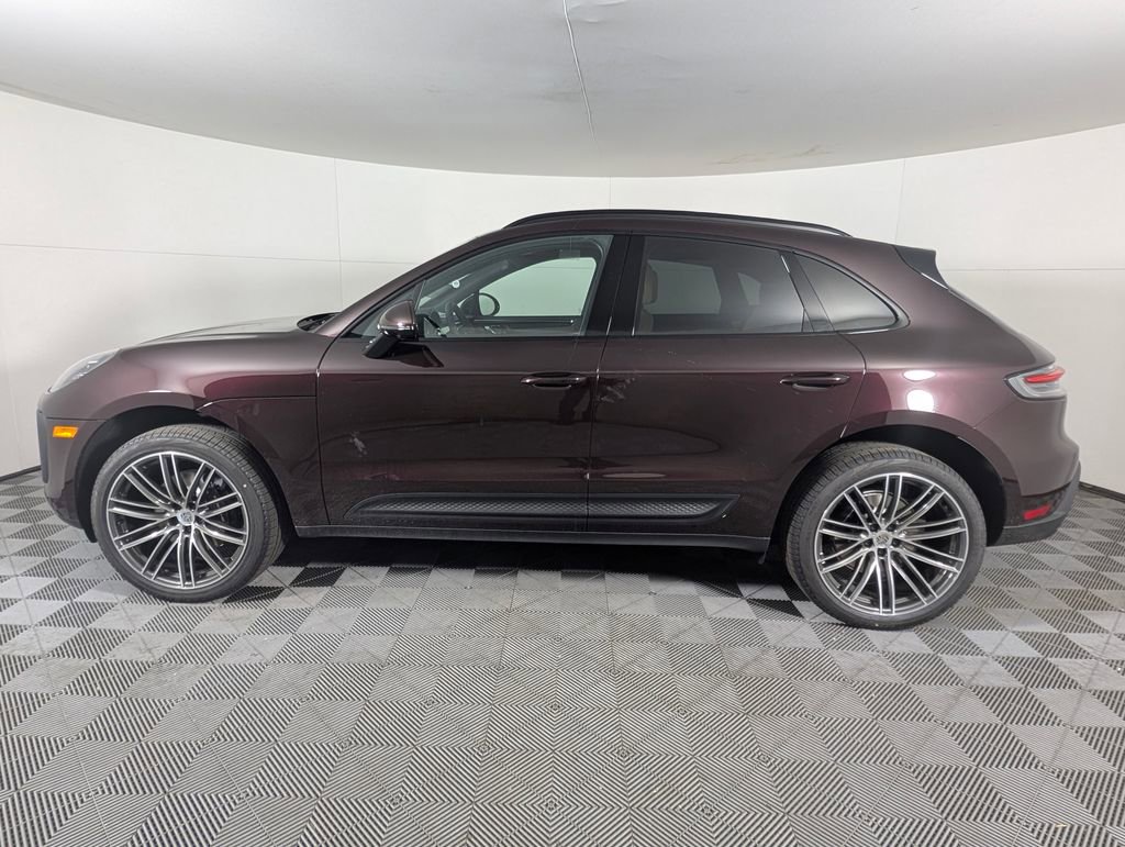 New 2026 Porsche Macan image 2
