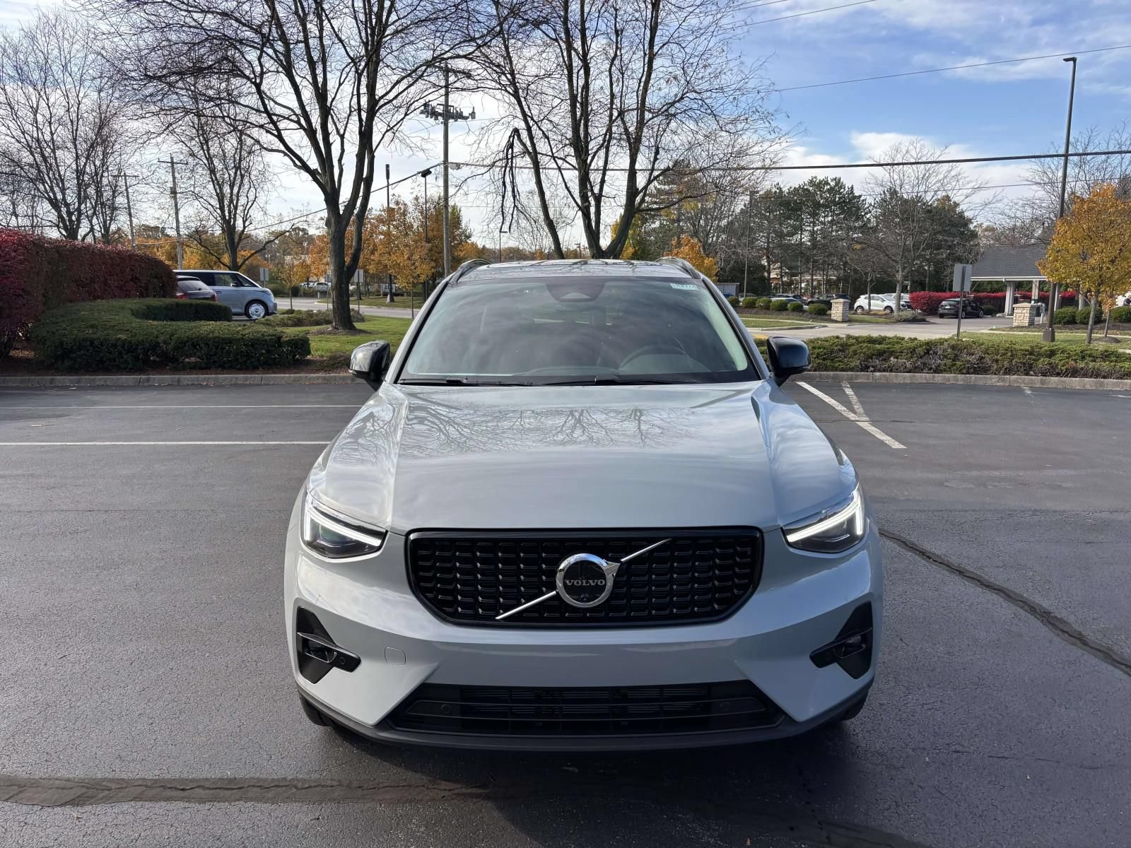 New 2026 Volvo XC40 B5 Plus w/ Protection Package Premier AWD/4WD image 2