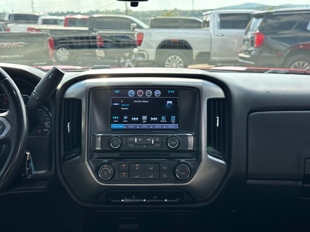 Used 2018 Chevrolet Silverado 1500 LT AWD/4WD image 22