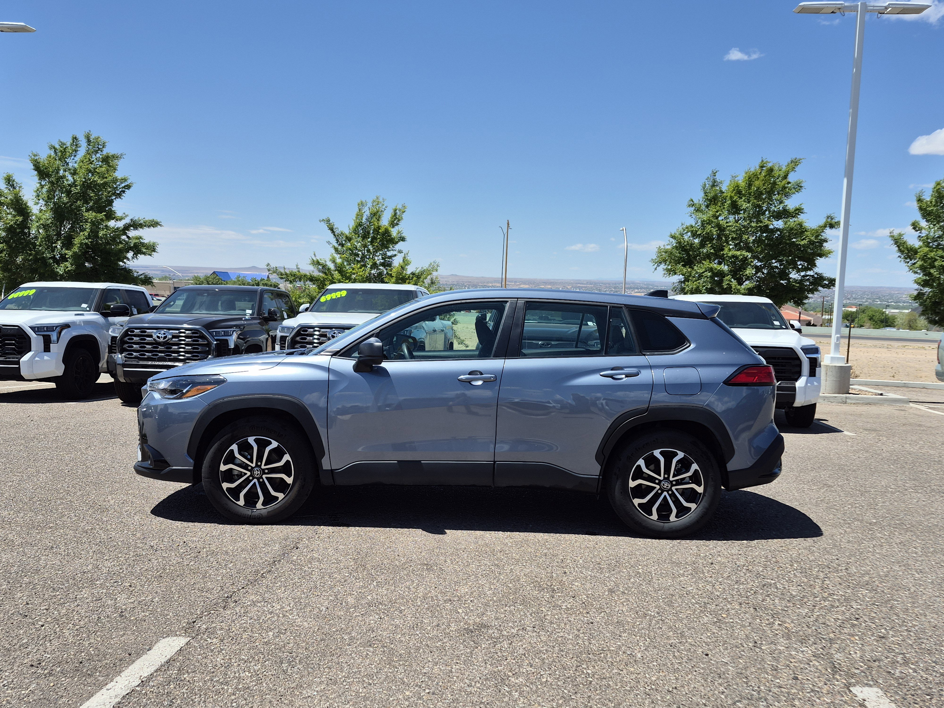 Used 2025 Toyota Corolla Cross AWD Hybrid image 2