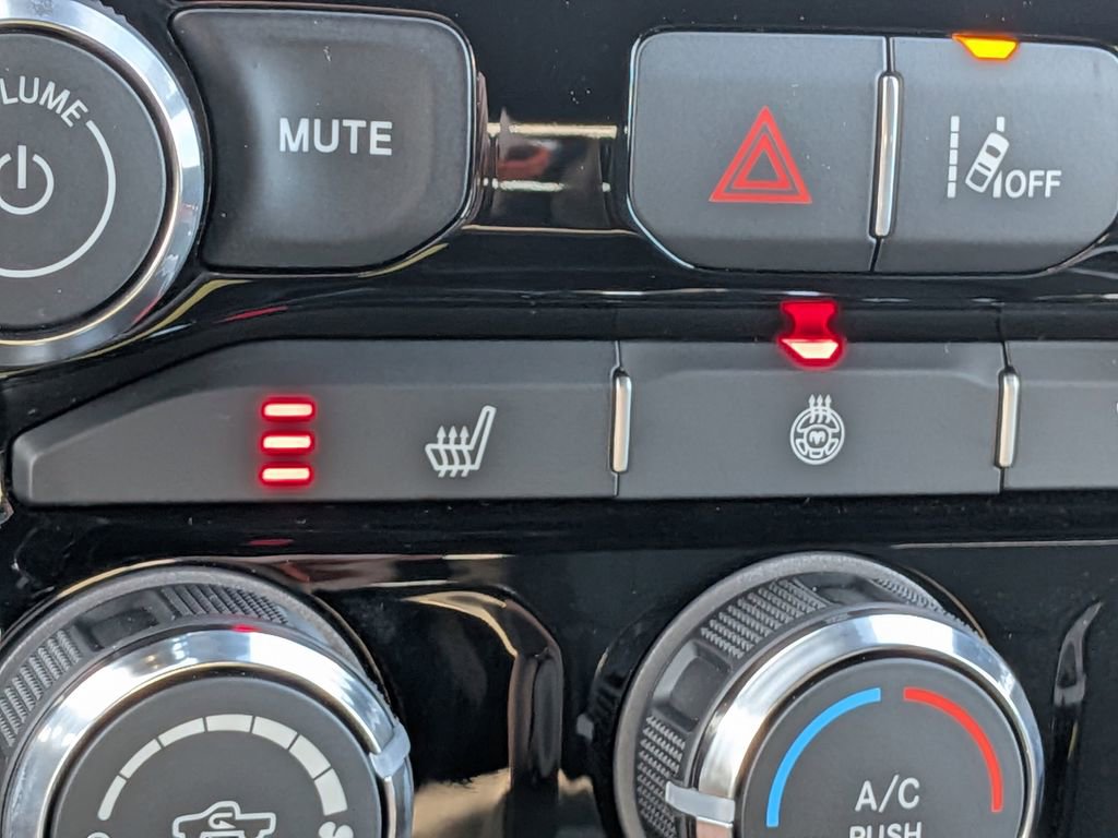 New 2026 RAM 1500 4x4 Crew Cab image 27