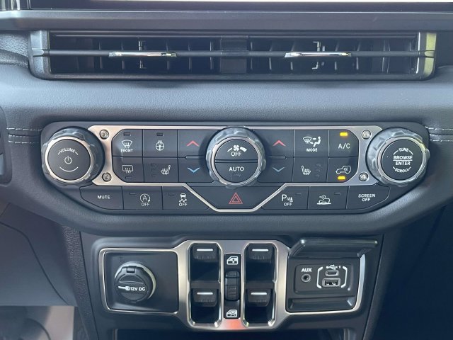 New 2027 Jeep Wrangler Unlimited Sahara AWD/4WD image 30