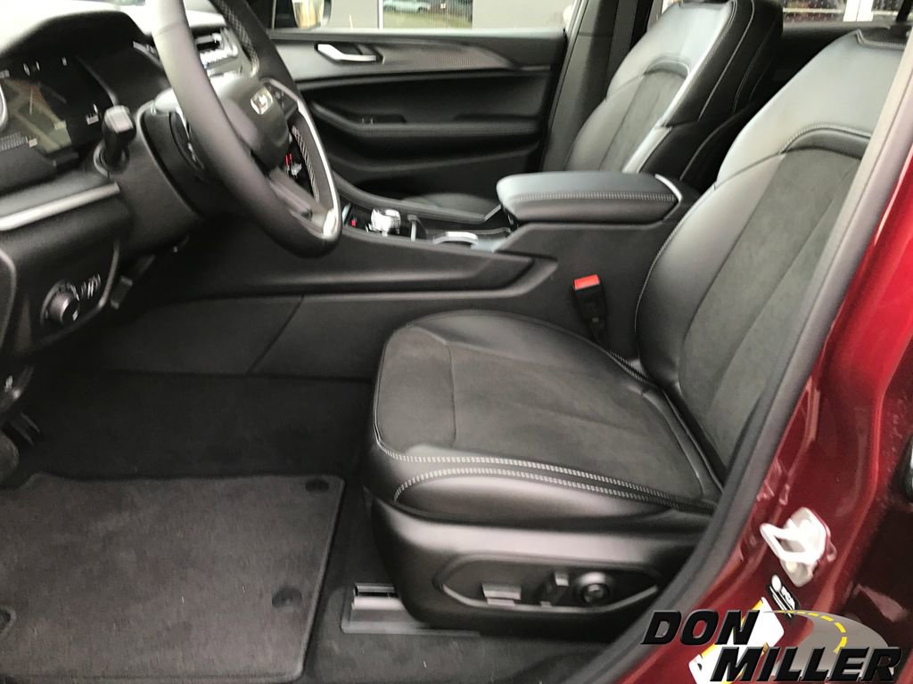 New 2025 Jeep Grand Cherokee L Altitude image 12