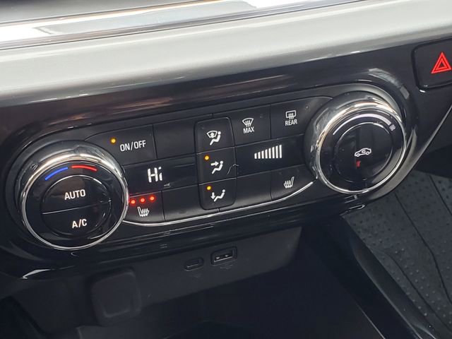 Used 2025 Chevrolet Trax LT w/ Driver Confidence Package image 23