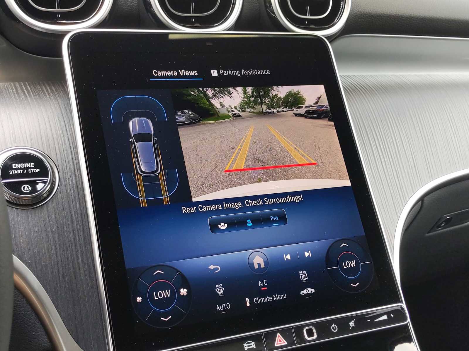 Used 2025 Mercedes-Benz GLC 300 4MATIC image 30