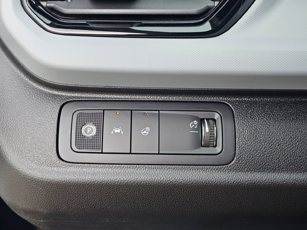 New 2027 Chevrolet Bolt LT w/ Comfort Package FWD image 15