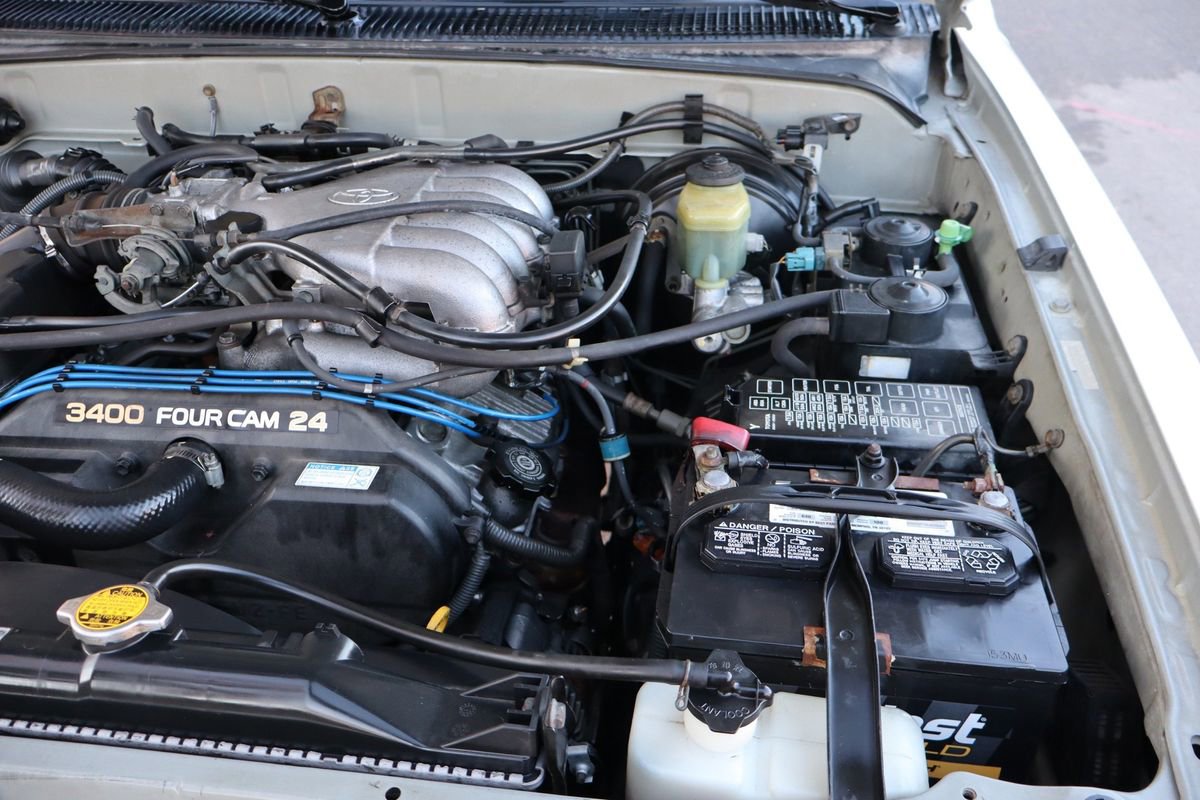 Used 2000 Toyota 4Runner SR5 image 37