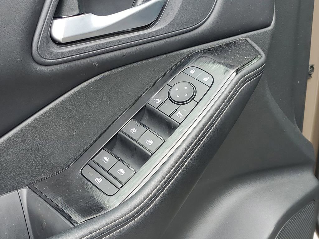 Used 2025 Nissan Rogue SV AWD/4WD image 21