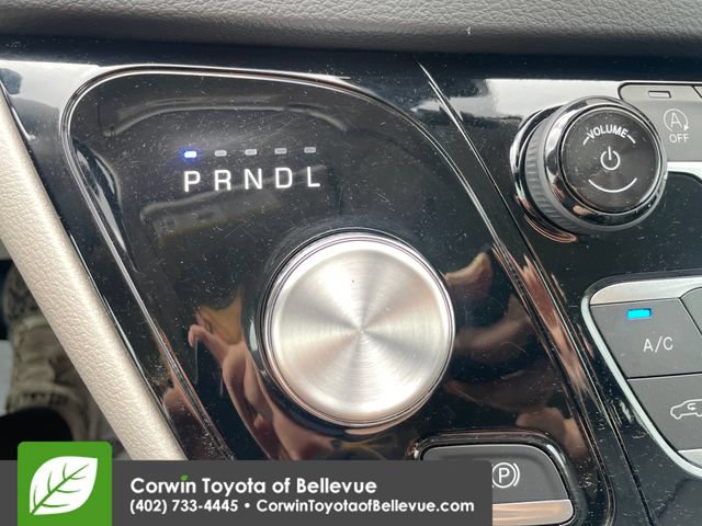 Used 2024 Chrysler Pacifica Touring-L FWD image 14
