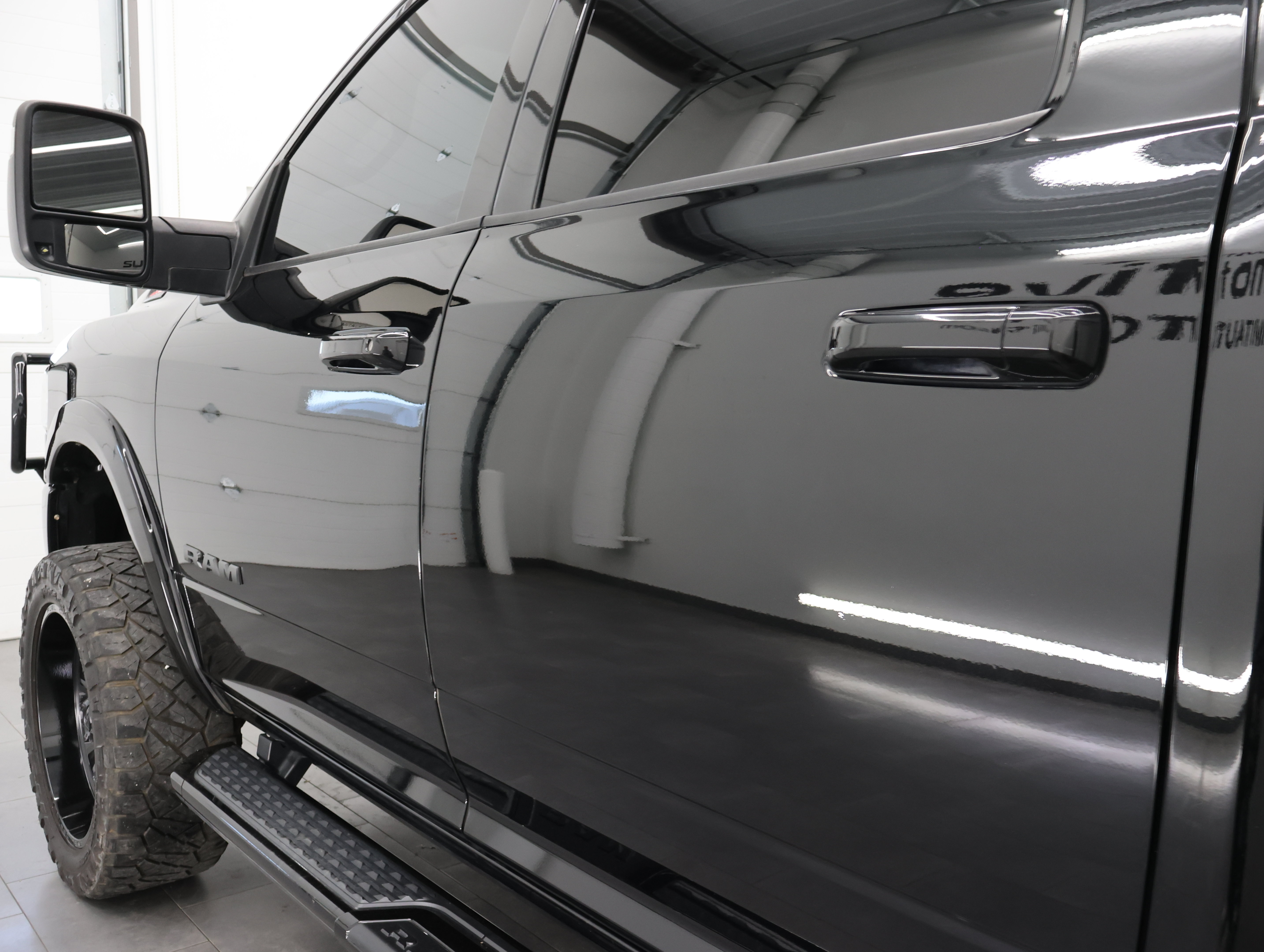 Used 2024 RAM 2500 Big Horn w/ Night Edition AWD/4WD image 32