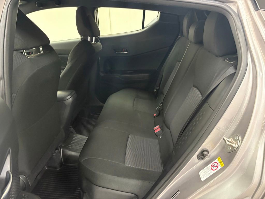 Used 2019 Toyota C-HR XLE FWD image 12