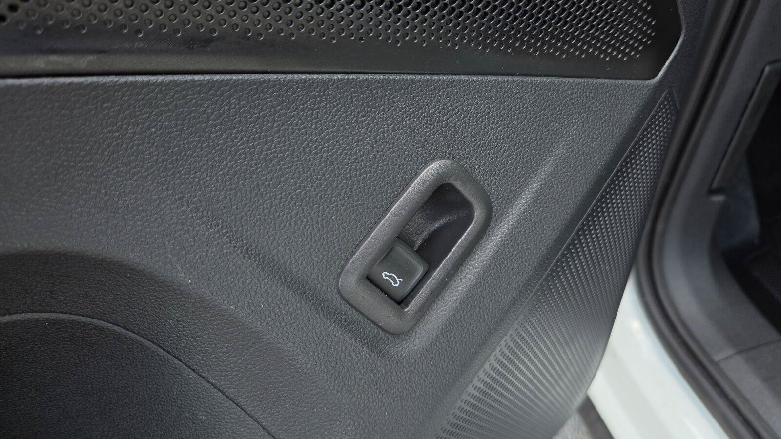 Certified 2026 Volkswagen Tiguan SE AWD/4WD image 18