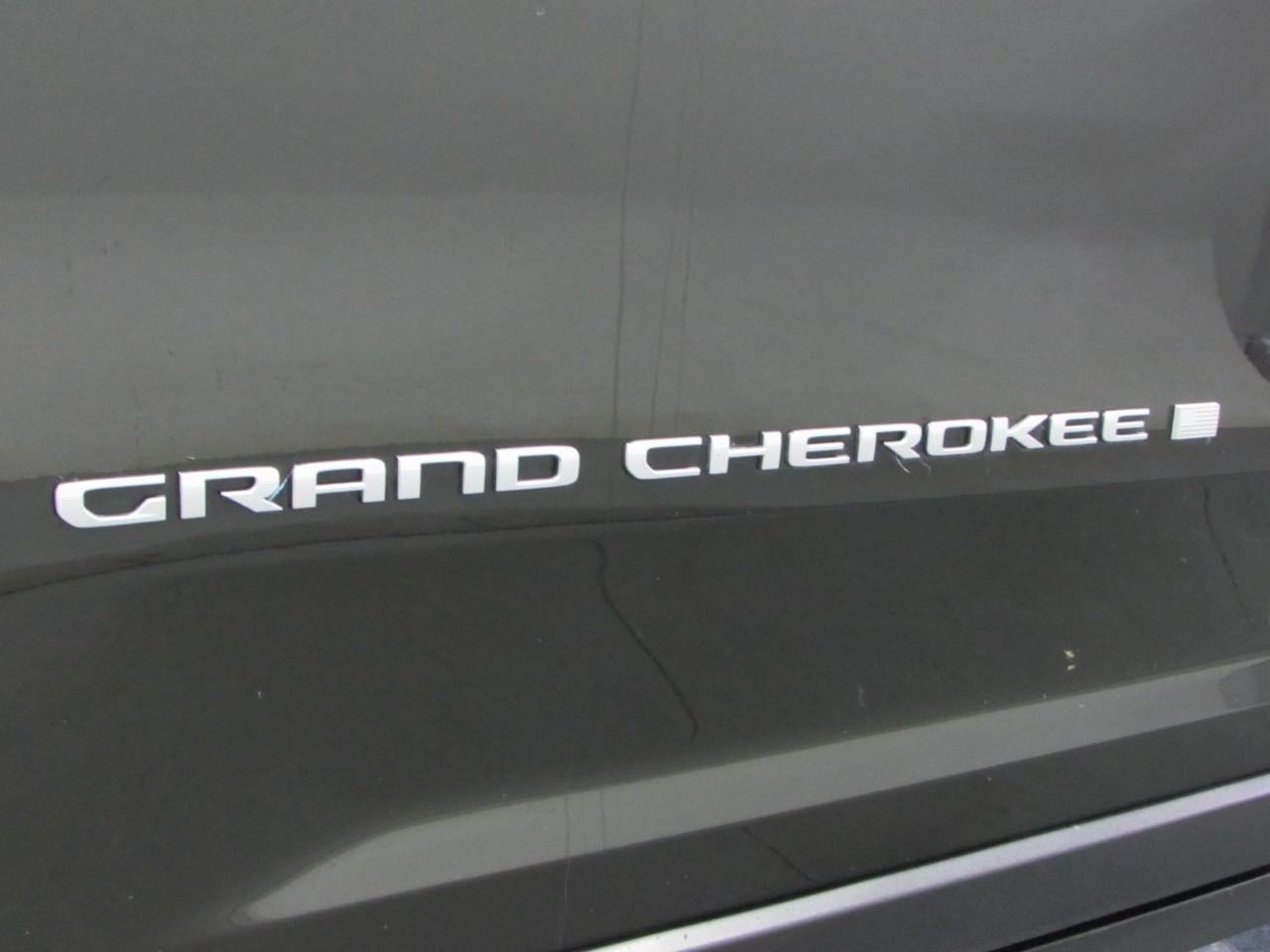 Used 2024 Jeep Grand Cherokee L Limited w/ Luxury Tech Group II AWD/4WD image 37