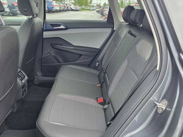 Used 2024 Volkswagen Taos SE AWD/4WD image 16