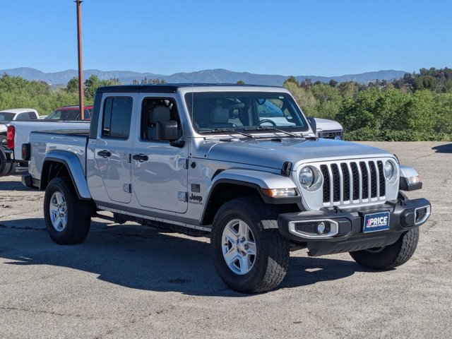 Used 2022 Jeep Gladiator Sport image 3