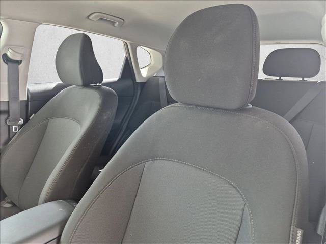 Used 2025 Hyundai Kona SEL FWD image 12