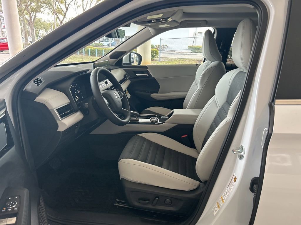 New 2026 Mitsubishi Outlander SE image 5