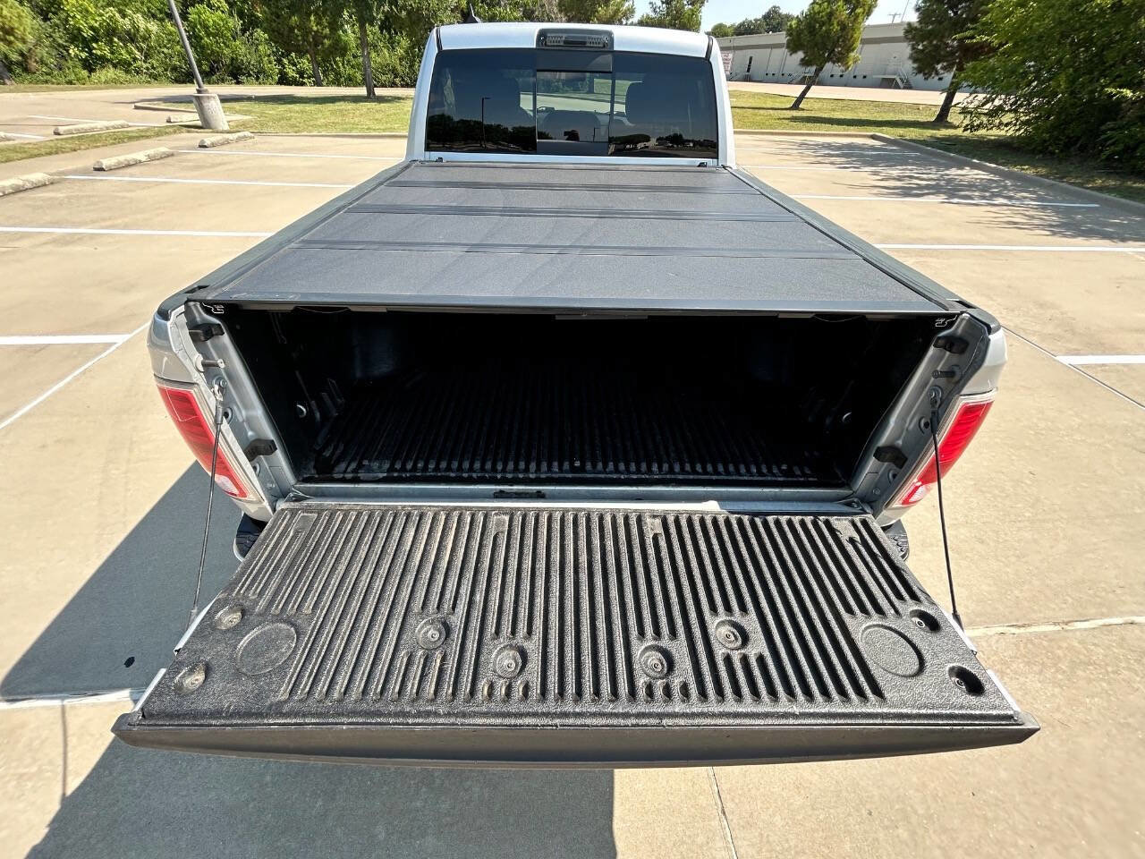 Used 2017 RAM 1500 Laramie RWD image 10