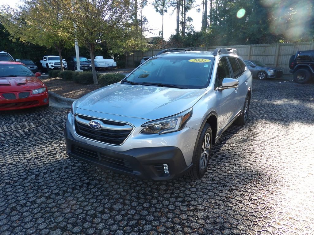 Used 2021 Subaru Outback Premium image 5