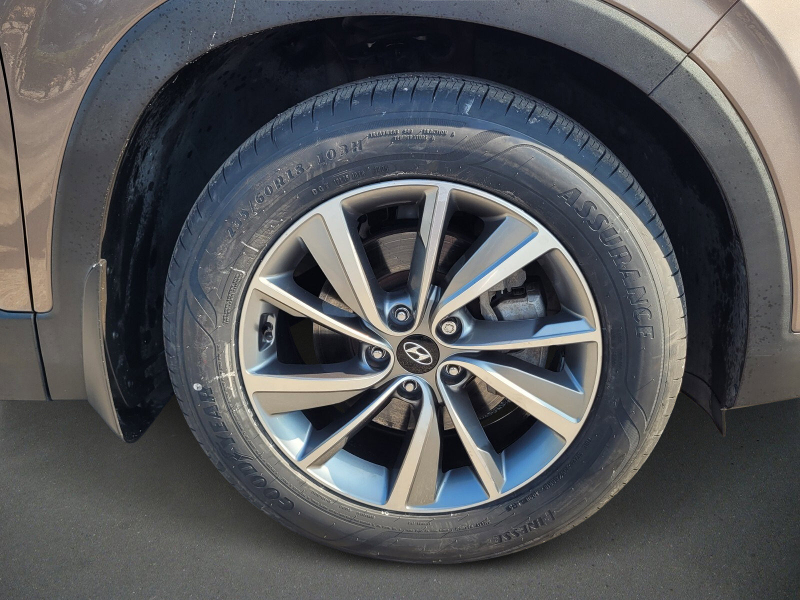 Used 2020 Hyundai Santa Fe SEL w/ Convenience + Premium Package image 9