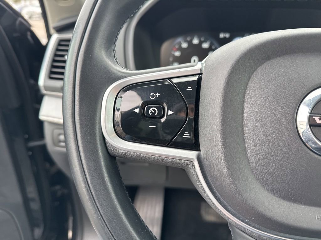 Used 2022 Volvo XC90 T5 Momentum w/ Climate Package image 16