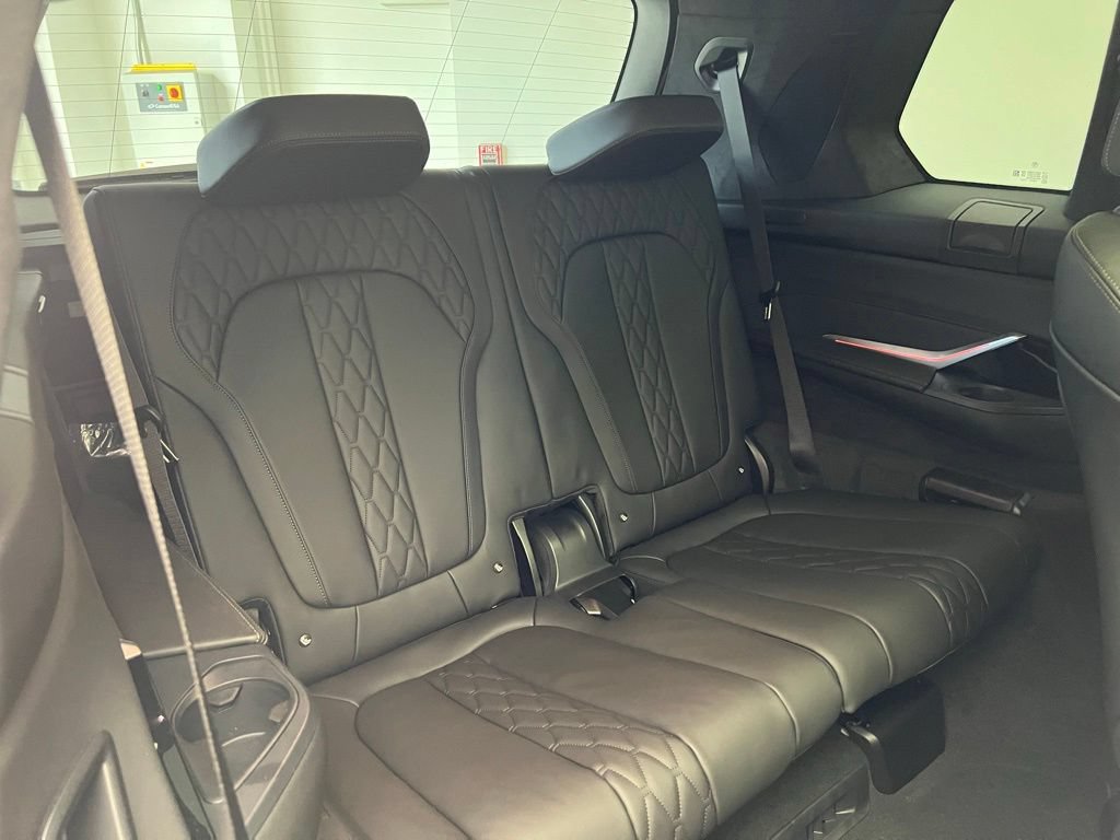 Certified 2026 BMW X7 M60i AWD/4WD image 8
