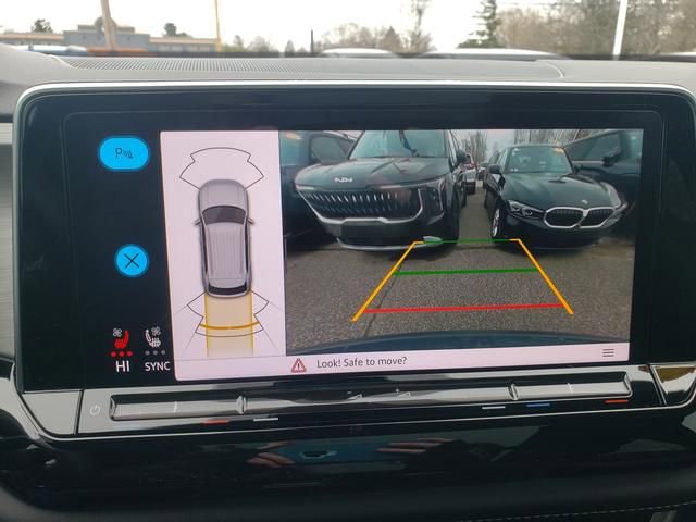 Used 2024 Volkswagen Atlas Cross Sport SE w/ Panoramic Sunroof Package image 23