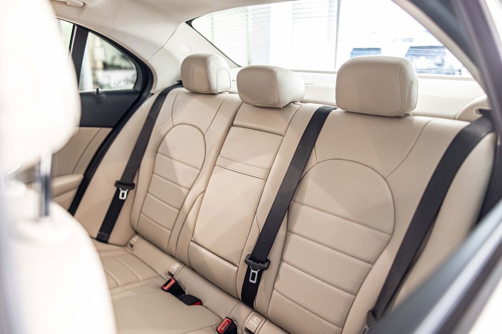 Used 2018 Mercedes-Benz C 300 4MATIC Sedan image 32