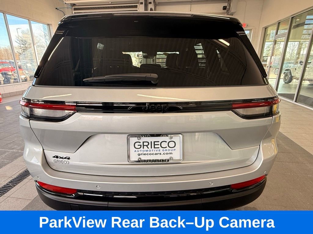 Used 2025 Jeep Grand Cherokee Altitude AWD/4WD image 10