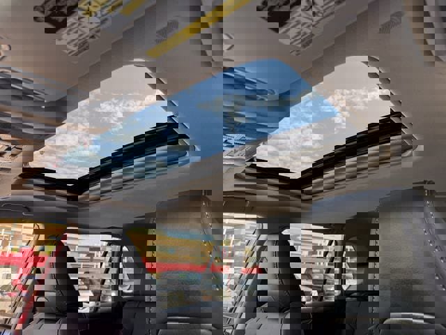 Used 2023 Toyota RAV4 XLE Premium image 25