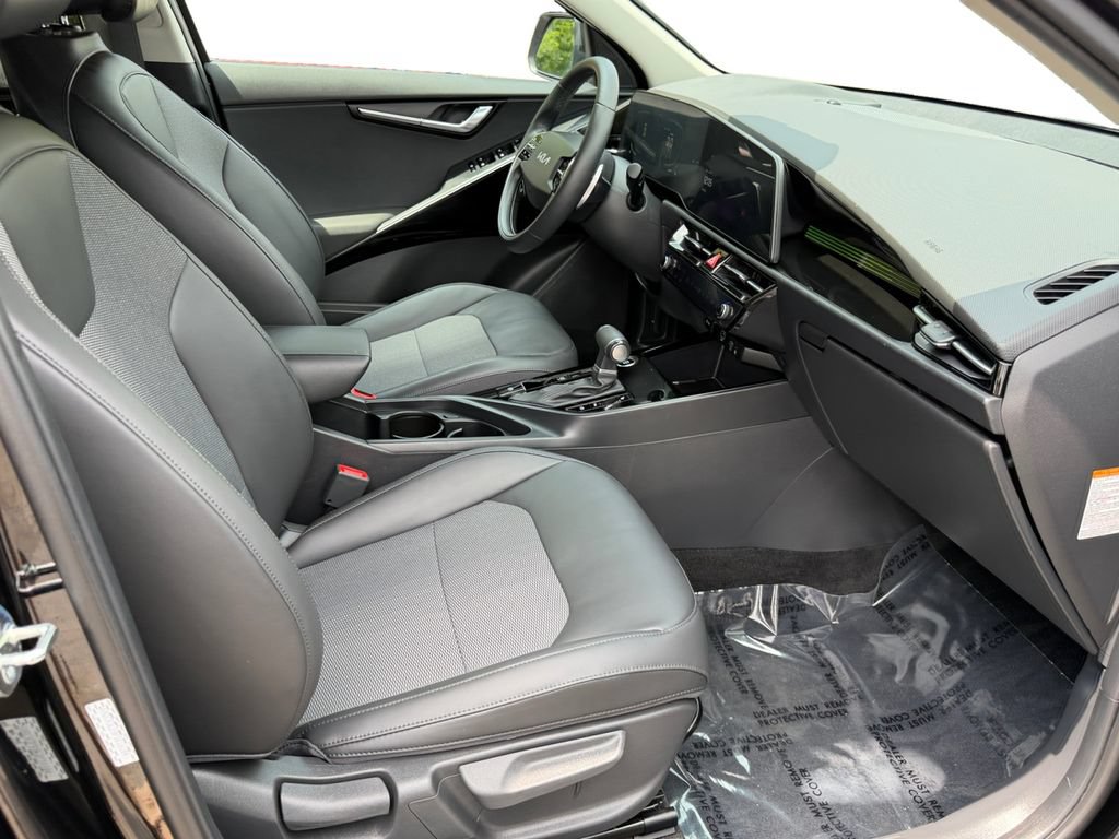 Certified 2023 Kia Niro EX FWD image 9